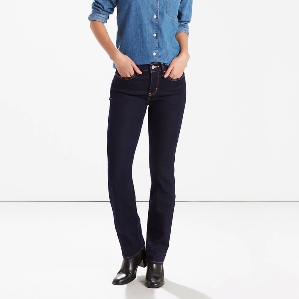 Dark Wash Levi’s Jeans